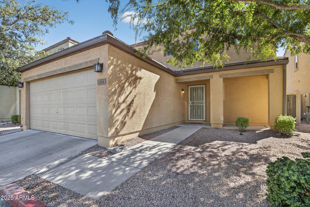 2565 E Southern Ave in Mesa, AZ - Building Photo