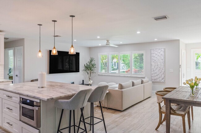 property at 2830 SW 5th St
