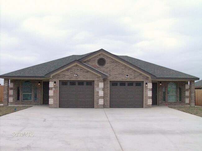 property at 5601 Settlers Ct