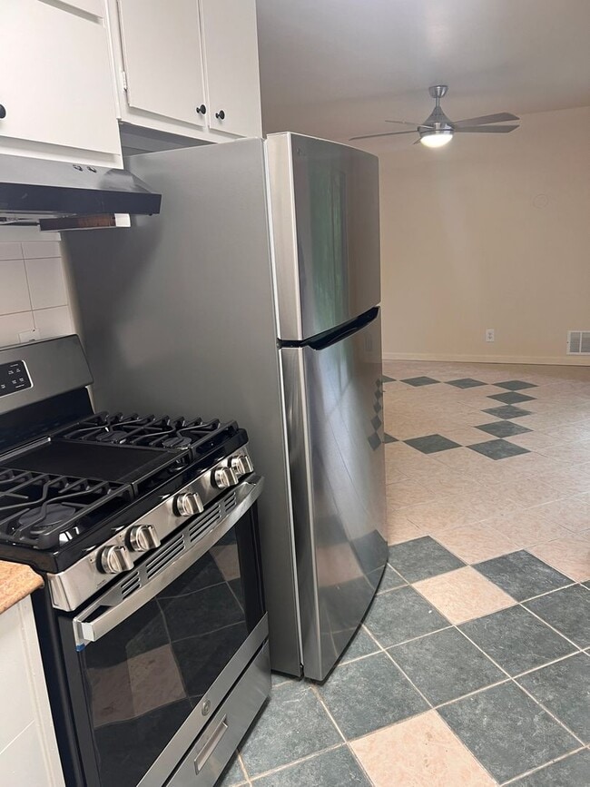 2375 Brentford Pl in Decatur, GA - Building Photo - Building Photo