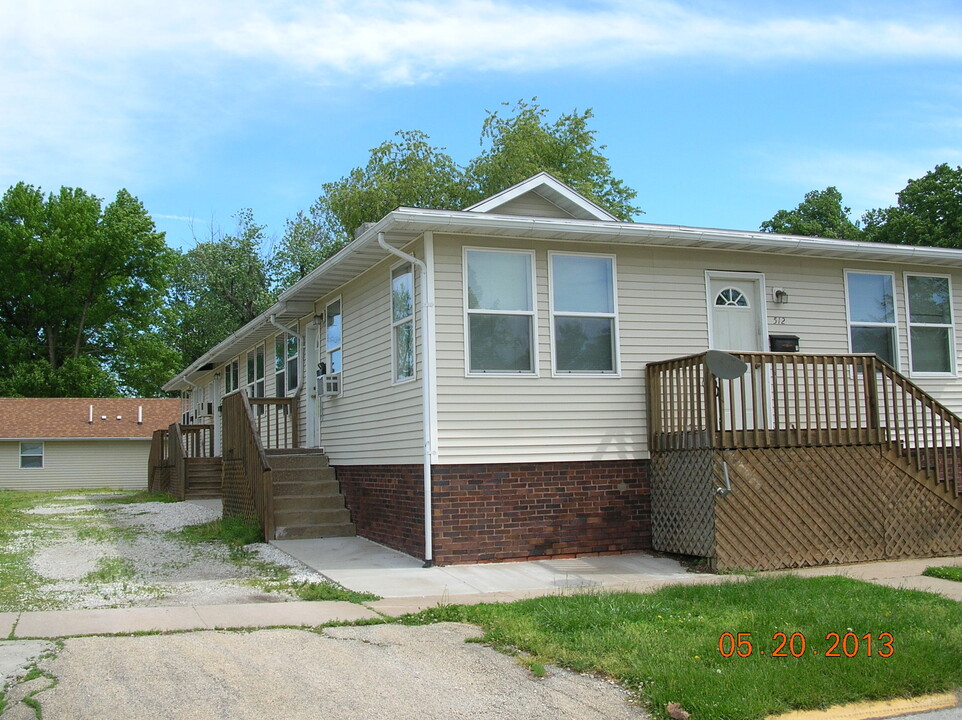 512 W Pierce St in Macomb, IL - Building Photo