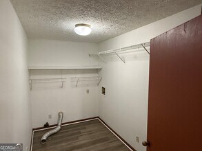 2451 Nugget Dr SW in Conyers, GA - Foto de edificio - Building Photo