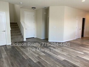 7038 Diversey Dr in Sparks, NV - Building Photo - Building Photo