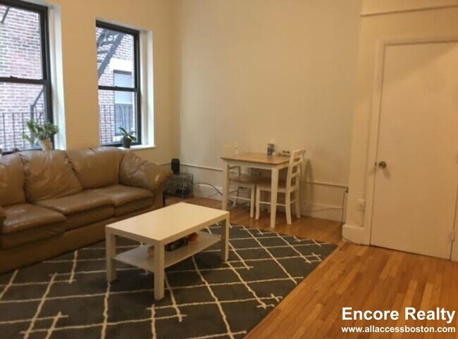 15 Aberdeen St, Unit 2 in Boston, MA - Foto de edificio - Building Photo