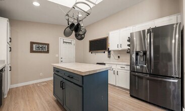 922 W Vulcan Ave in Ridgecrest, CA - Building Photo - Building Photo