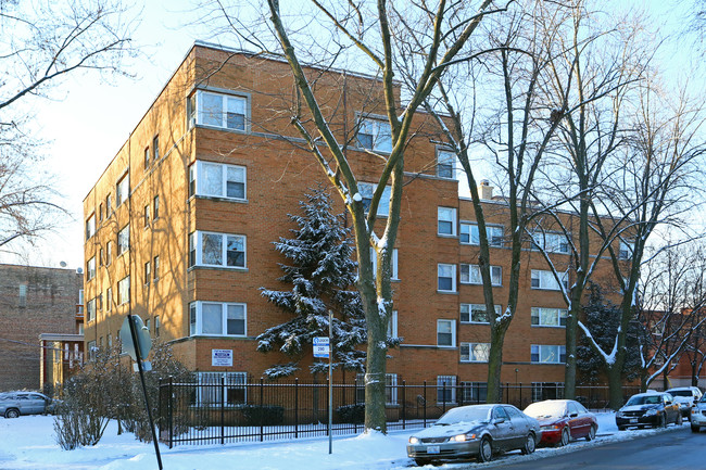 7327 N Rogers in Chicago, IL - Foto de edificio - Building Photo