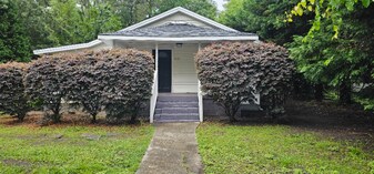 1335 Victory St in Columbia, SC - Building Photo