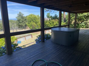 3610 Scenic Dr in Redding, CA - Building Photo - Building Photo