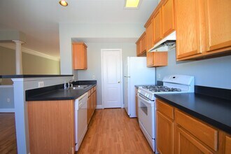 1023 Grand Champion Dr in Rockville, MD - Building Photo - Building Photo