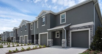 Reunion Crossing Townhomes in Kissimmee, FL - Building Photo