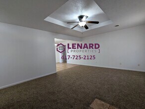 406 E Division St in Bolivar, MO - Building Photo - Building Photo