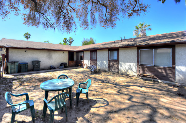 1385 N Marengo Ave in Pasadena, CA - Building Photo - Building Photo