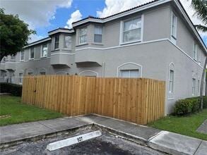 2925 SE 16th Ave in Homestead, FL - Foto de edificio - Building Photo