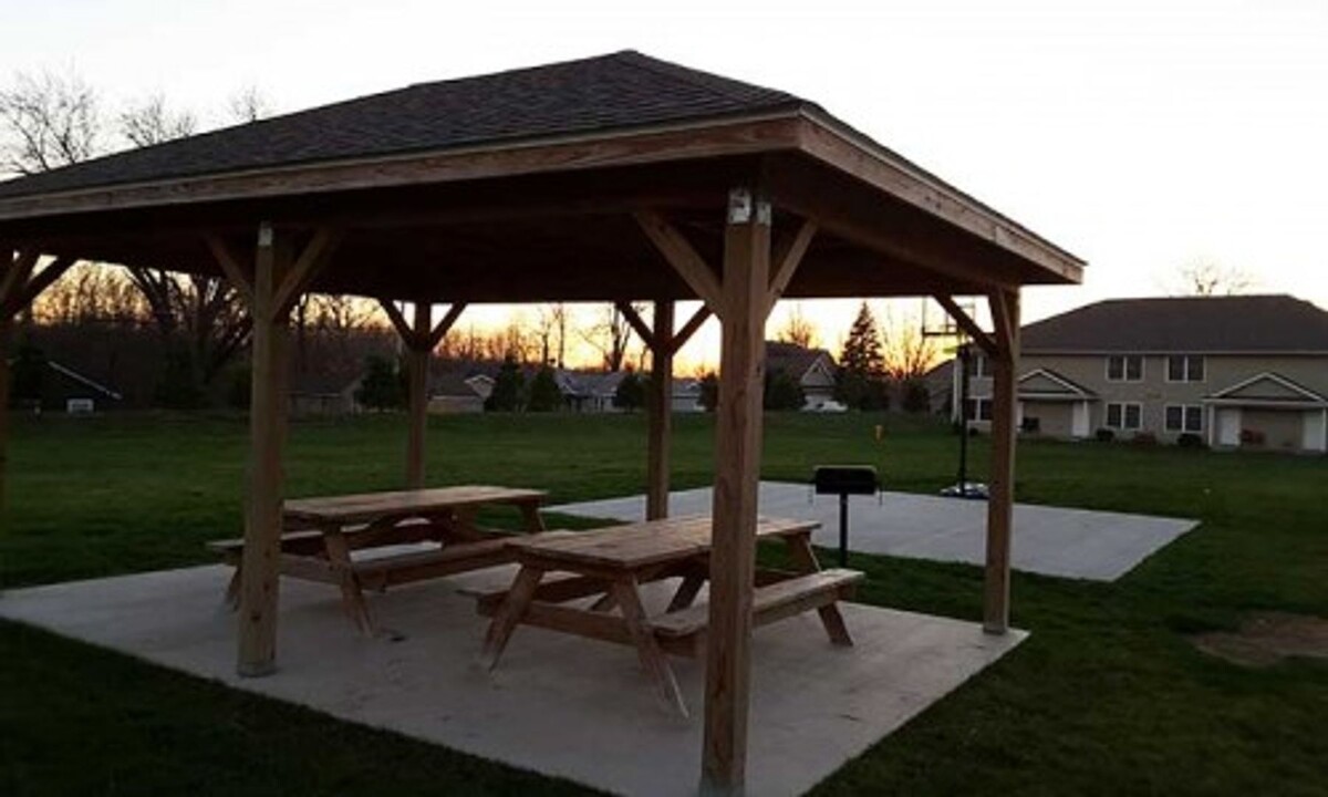 3375 Serenity Pl in Rock Island, IL - Foto de edificio