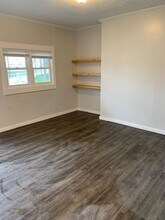 814 Ernie St in Pittsburgh, PA - Building Photo - Building Photo