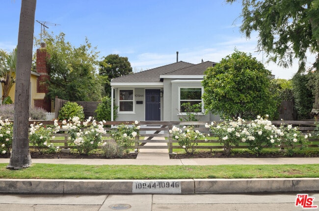 property at 10944 Aletta Ave