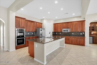 2410 E Park View Ln in Phoenix, AZ - Building Photo - Building Photo