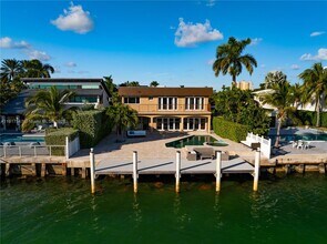 1500 S Treasure Dr in North Bay Village, FL - Building Photo - Building Photo