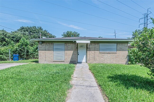 property at 128 N Washington St