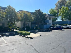 118 Chatham Ct in Pacheco, CA - Building Photo - Building Photo