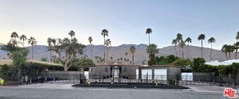 2231 S Caliente Dr in Palm Springs, CA - Building Photo
