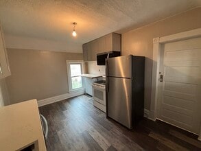 708 Belgrade Ave, Unit 708.5 Upper Unit in North Mankato, MN - Building Photo - Building Photo
