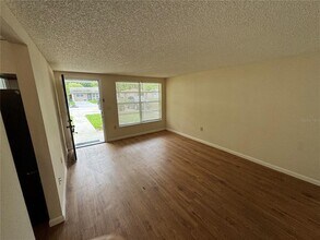 6251 Pennsylvania Ave in New Port Richey, FL - Building Photo - Building Photo