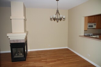 2226 Daybreak Dr in Aurora, IL - Building Photo - Building Photo