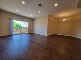 9610 Zelzah Ave, Unit Zelzah Ave. Condo in Northridge, CA - Building Photo