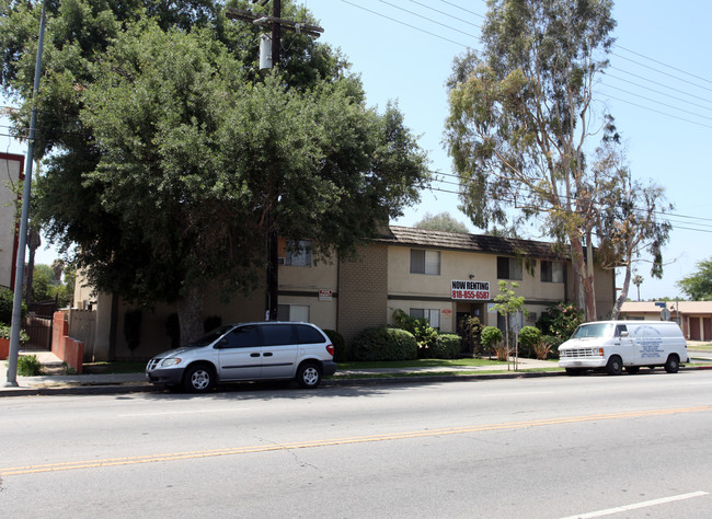 Gorgi Apartments in Van Nuys, CA - Building Photo - Building Photo