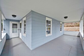 117 Foster St in South Windsor, CT - Building Photo - Building Photo