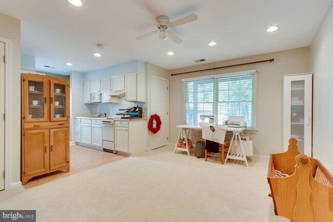 property at 6734 Huntsman Blvd