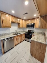 5965 E Shields Ave in Fresno, CA - Building Photo - Building Photo