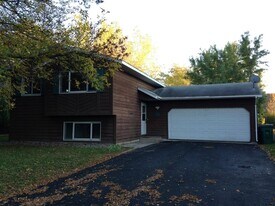 768 Manor St in Vadnais Heights, MN - Building Photo