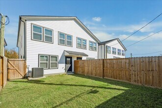 9913 Porto Rico Rd in Houston, TX - Building Photo - Building Photo