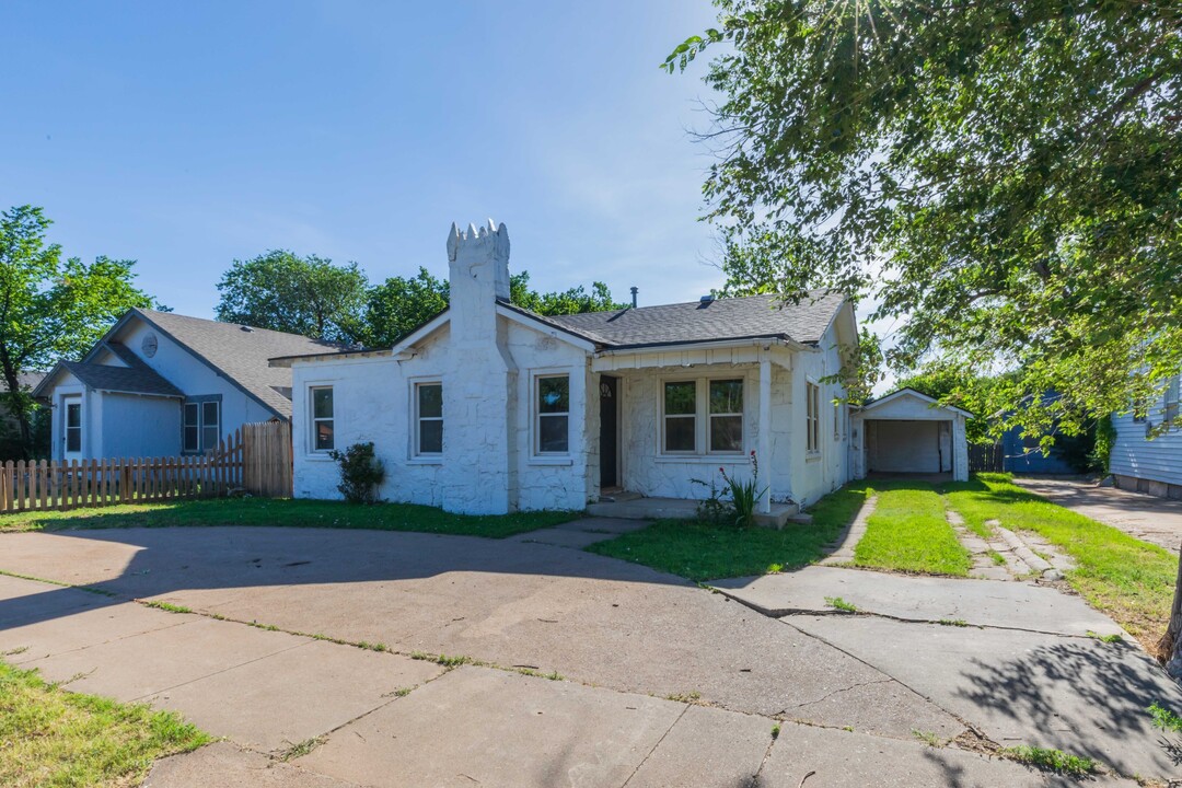 3405 S Van Buren St in Amarillo, TX - Building Photo