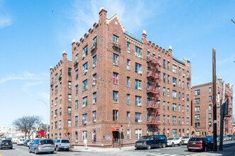 35-30 153rd St in Flushing, NY - Building Photo - Primary Photo