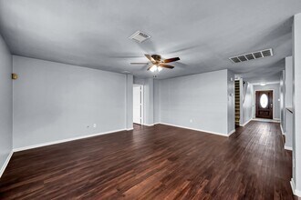 7811 Holly Berry Ct in Cypress, TX - Building Photo - Building Photo