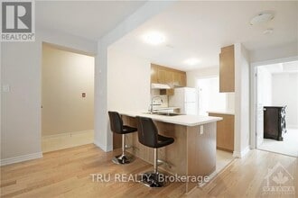 1020 Beryl Private in Ottawa, ON - Building Photo - Building Photo