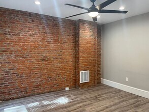 18 W Liberty St-Unit -Apt 2 in Lancaster, PA - Building Photo - Building Photo