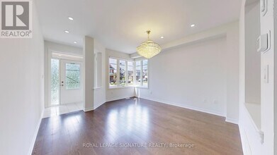 2592 Stallion Dr in Oshawa, ON - Building Photo - Building Photo