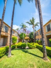 1801 N. Garfield Pl in Hollywood, CA - Foto de edificio - Building Photo