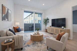 5851 W 88th St, Unit 118-88 in Los Angeles, CA - Building Photo