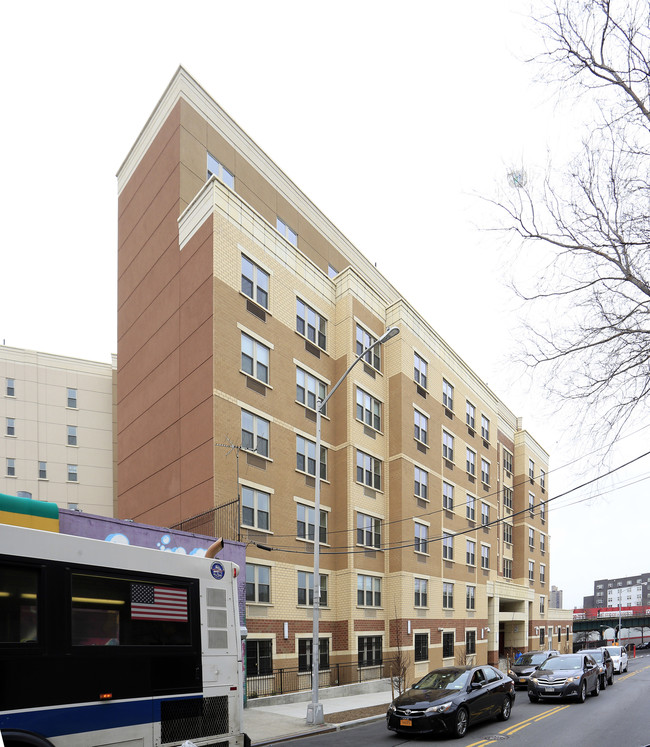 High Hawk in Bronx, NY - Foto de edificio - Building Photo