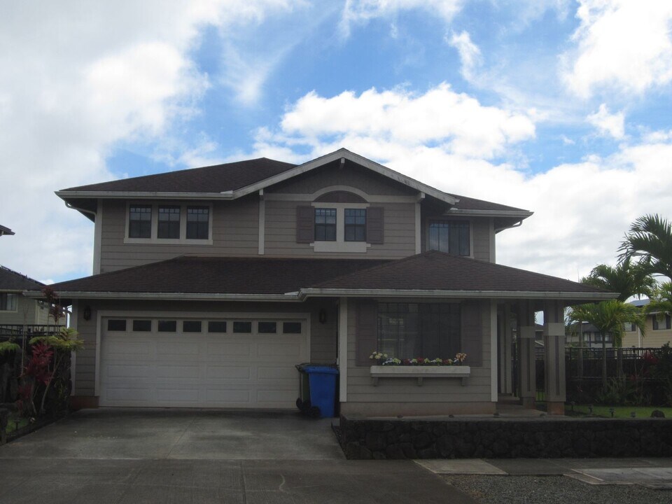 95-1241-1241 Ahoka St in Mililani, HI - Foto de edificio