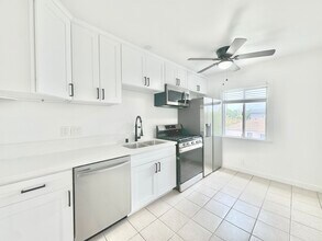 1600 Chestnut Ave in Long Beach, CA - Building Photo - Building Photo