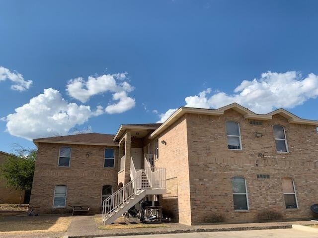 3008 E Stewart St-Unit -5 in Laredo, TX - Building Photo
