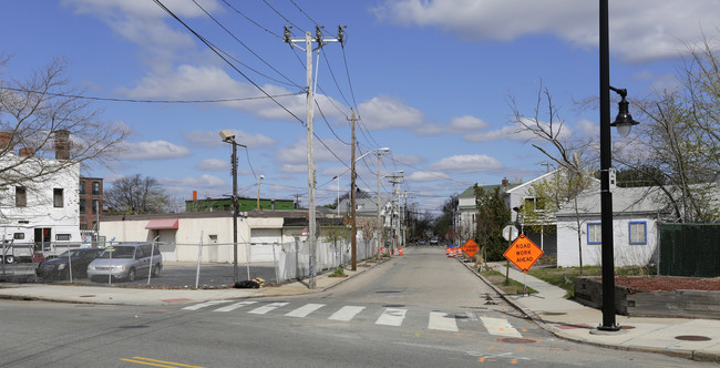 312 Knight St in Providence, RI - Building Photo - Building Photo