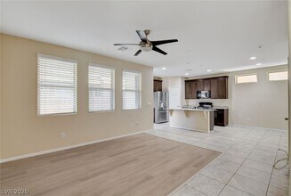 10237 Mayflower Bay Ave in Las Vegas, NV - Building Photo - Building Photo