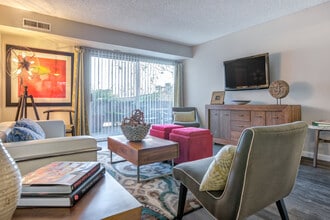 Park Kiely in San Jose, CA - Foto de edificio - Building Photo